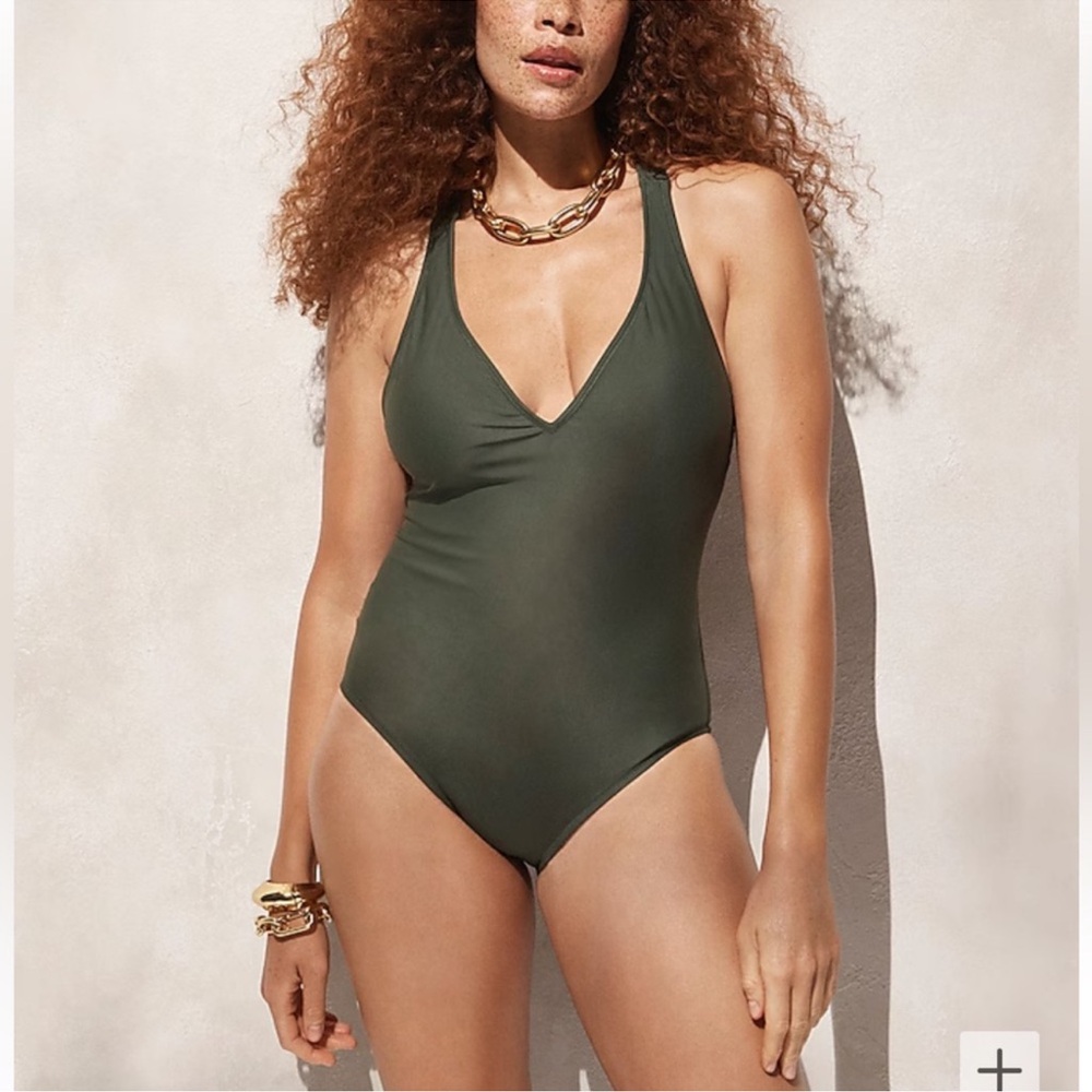 NWT J. Crew DD V-neck cross-back one-piece swimsuit
BF162 OLIVE GREEN Sz 24